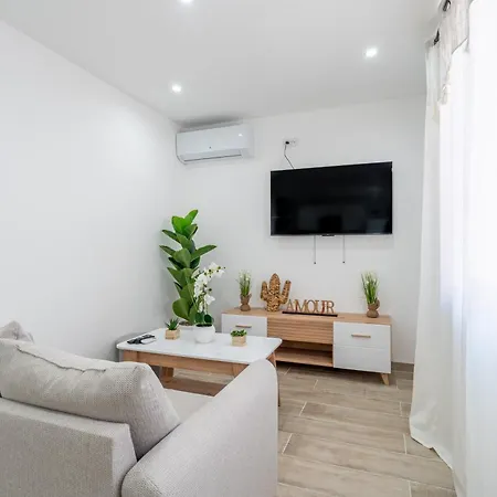 4p Apartment *