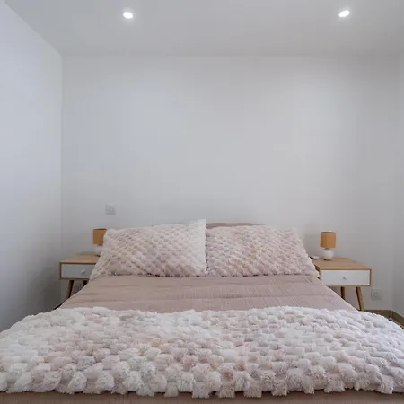 4p Apartment *