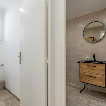 4p Apartment