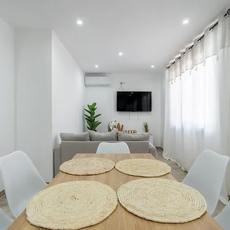 4p Apartment